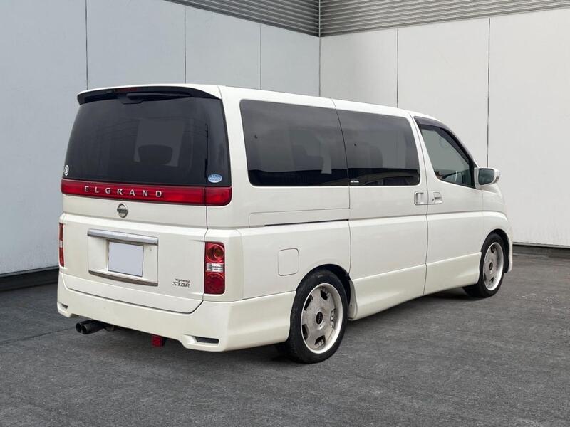NISSAN ELGRAND
